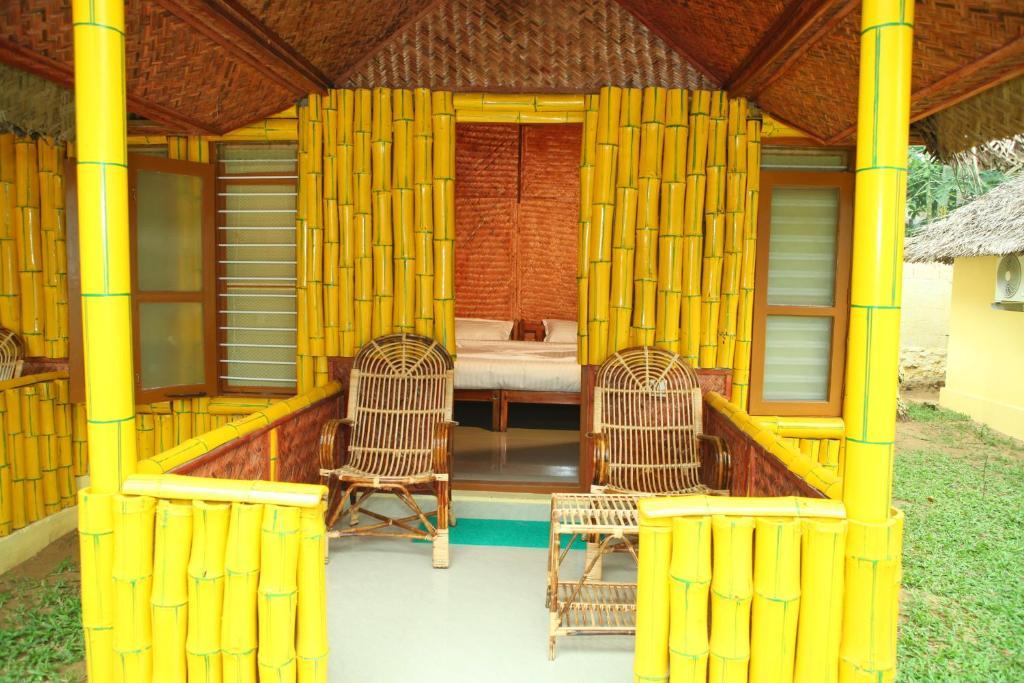 Savithri Inn Bamboo Cottages & Resorts Варкала Екстер'єр фото