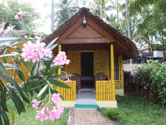 Savithri Inn Bamboo Cottages & Resorts Варкала Екстер'єр фото