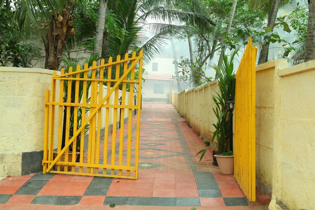 Savithri Inn Bamboo Cottages & Resorts Варкала Екстер'єр фото