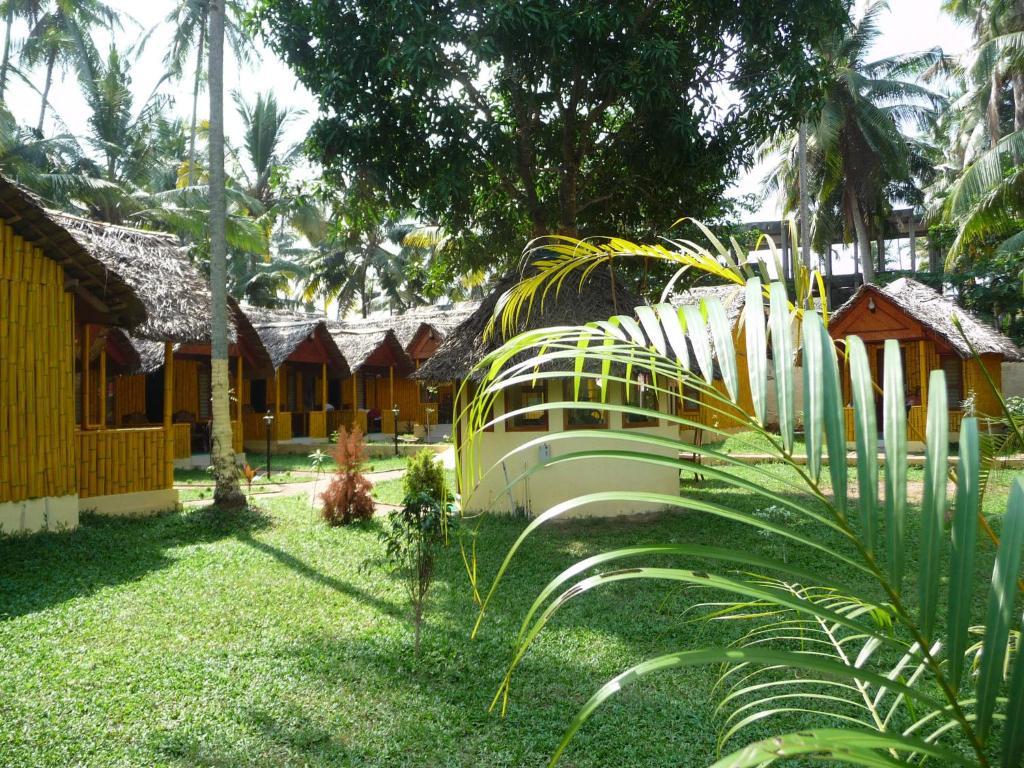 Savithri Inn Bamboo Cottages & Resorts Варкала Екстер'єр фото