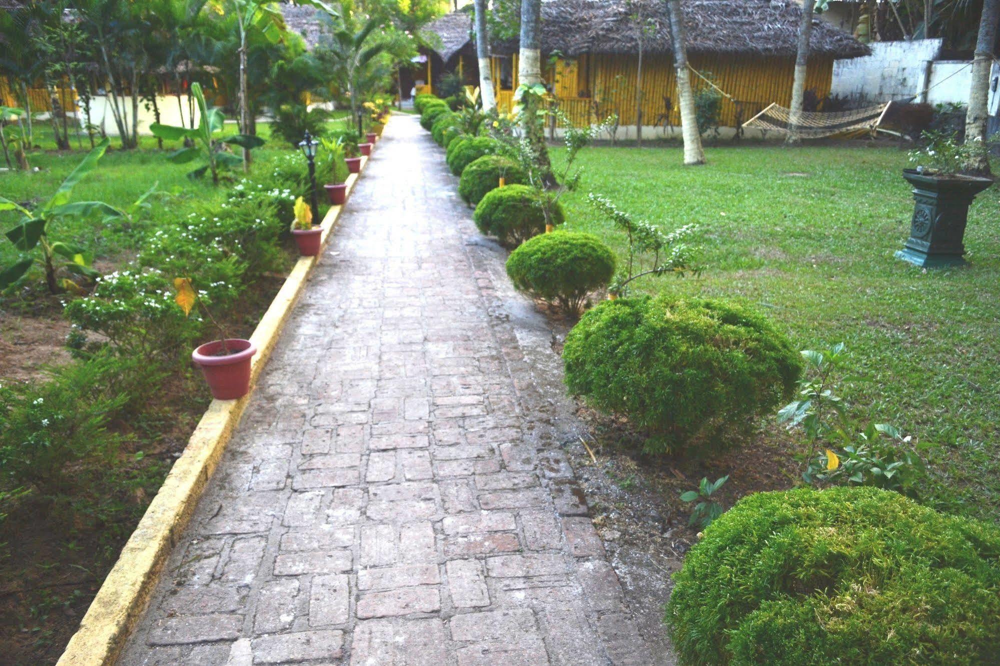 Savithri Inn Bamboo Cottages & Resorts Варкала Екстер'єр фото