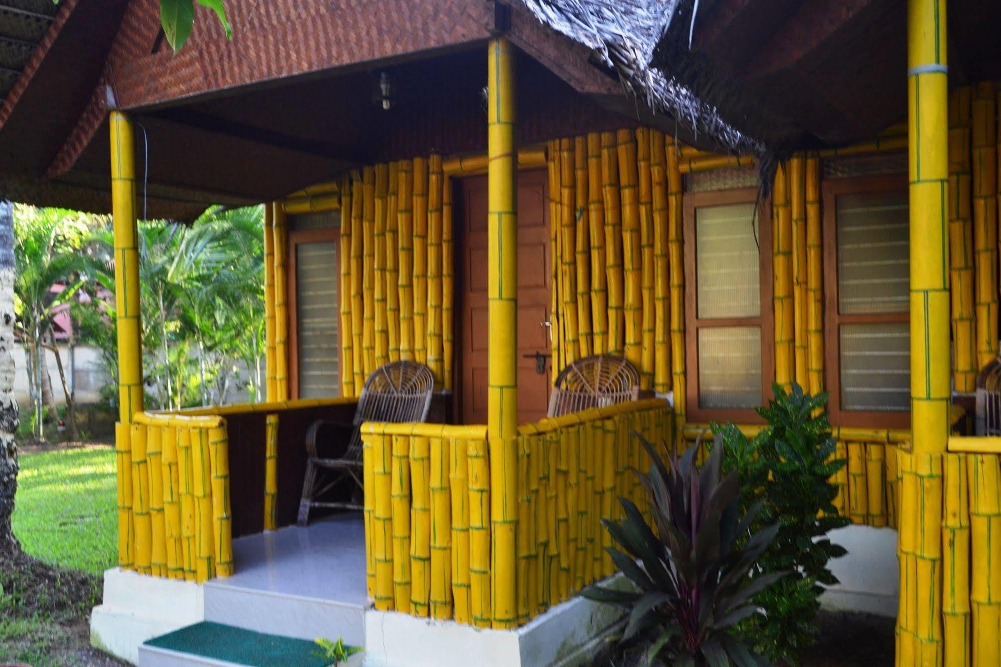 Savithri Inn Bamboo Cottages & Resorts Варкала Екстер'єр фото
