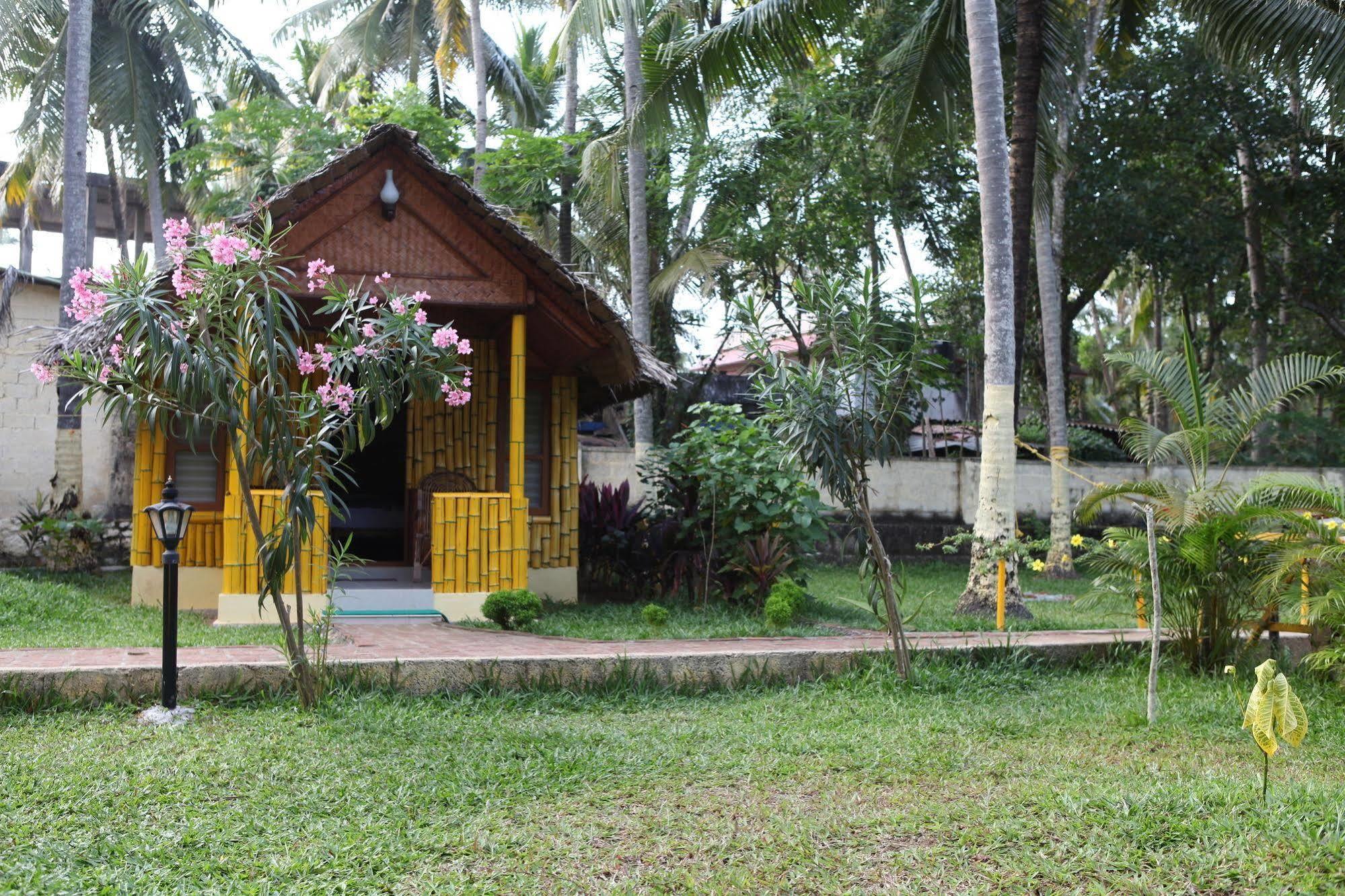 Savithri Inn Bamboo Cottages & Resorts Варкала Екстер'єр фото